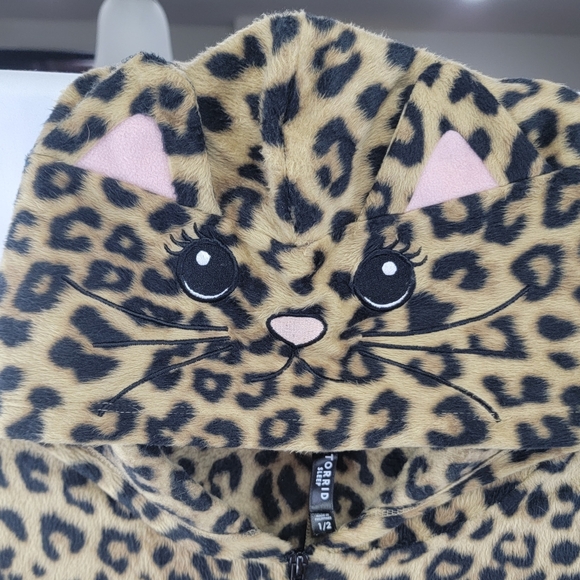 Torrid Cheetah Print Fleece Full Length Cat Ear Lounge Onesie/Costume Size 1/2 - Picture 13 of 14